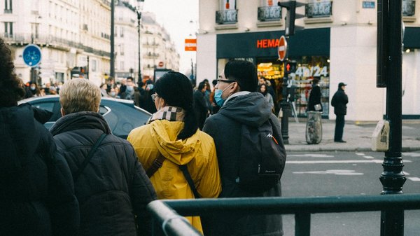 Comment monter un atelier captivant pour la création de meubles en bois recyclé : astuces et conseils pratiques?